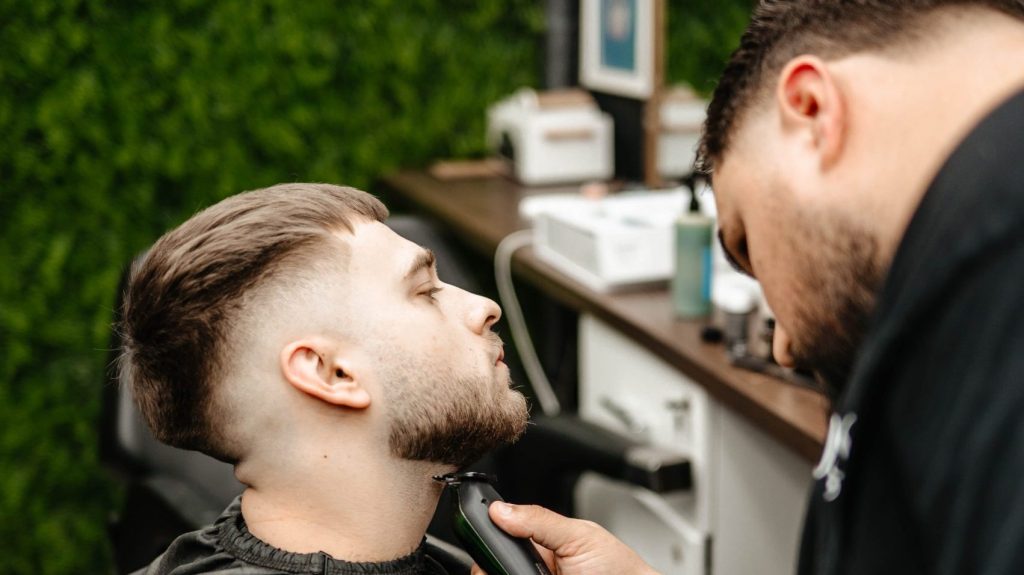king barber shop barber 1 crop